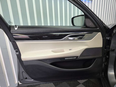 BMW 7 Series 3.0 740d M Sport Saloon 4dr Diesel Auto xDrive Euro 6 (s/s) (320 ps) 42