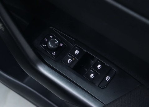 Volkswagen Polo 1.0 Polo R-Line TSi 5dr 41