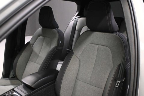 Volvo XC40 2.0 XC40 + B4 MHEV AWD Auto 5dr 23