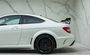 Mercedes-Benz C63 AMG Black Series 24