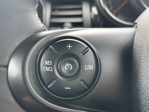 Mini Hatch 1.5 Cooper Steptronic Euro 6 (s/s) 3dr 32