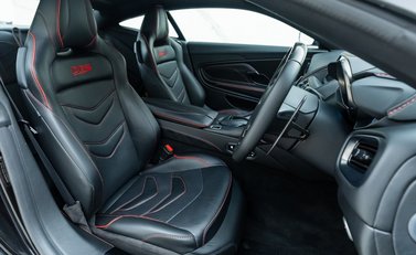 Aston Martin DBS Superleggera 12