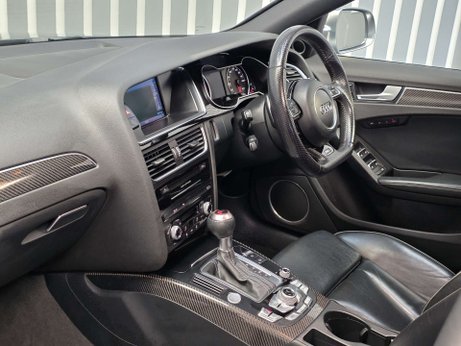 Audi RS4 4.2 FSI V8 Estate 5dr Petrol S Tronic quattro Euro 5 (450 ps) 4