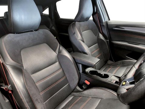 Renault Arkana 1.6 E-TECH r.s. line SUV 5dr Petrol Hybrid Auto 2WD Euro 6 (s/s) (145 bhp) 11