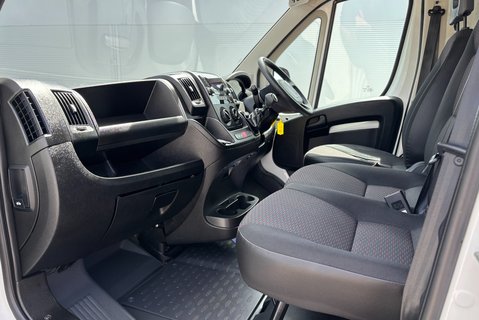 Citroen Relay 33 L1H1 X 120 ps BlueHdi Panel Van - Racking & Invertor 19