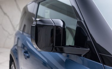 Land Rover Defender 90 D300 X-DYNAMIC HSE 20
