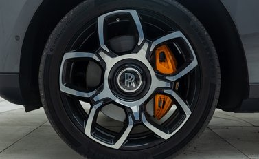 Rolls-Royce Cullinan BLACK BADGE 30