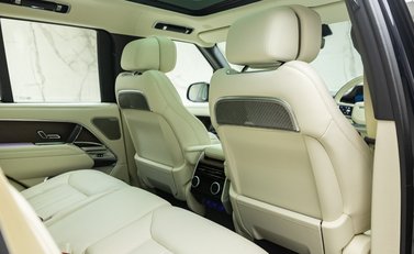 Land Rover Range Rover P550e AUTOBIOGRAPHY 25