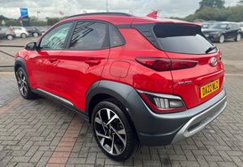Hyundai KONA T-GDI PREMIUM MHEV 9