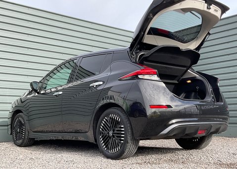 Nissan LEAF TEKNA 17