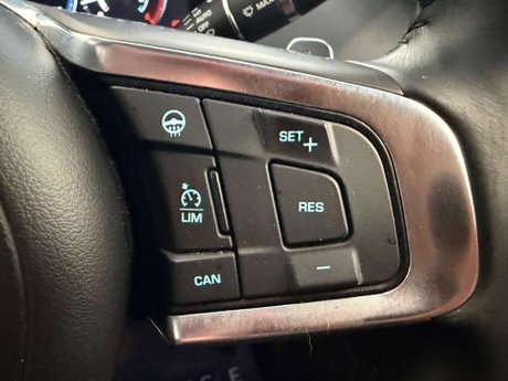 Jaguar F-Pace 3.0 D300 V6 S Auto AWD Euro 6 (s/s) 5dr 22