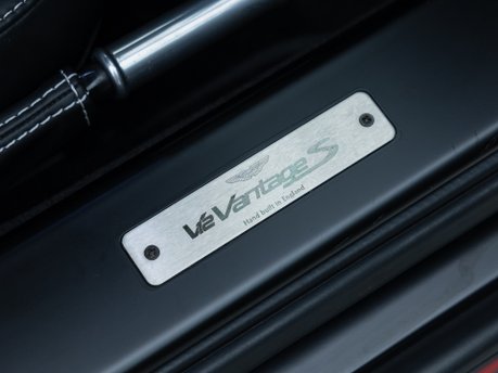 Aston Martin V12 Vantage S