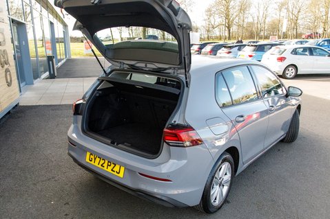 Volkswagen Golf LIFE TSI 38