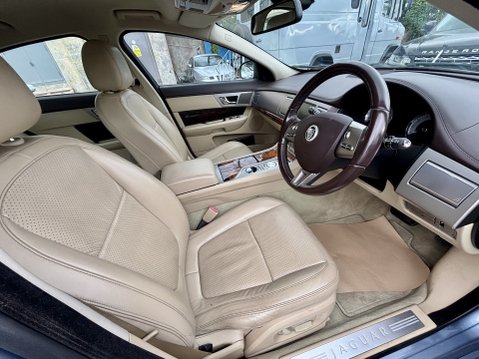 Jaguar XF PREMIUM LUXURY V6 STUNNING EXAMPLE FSH 11