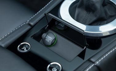 Aston Martin V12 Vantage S Roadster 29