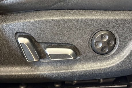 Audi A4 2.0 TFSI S line Estate 5dr Petrol S Tronic quattro Euro 5 (s/s) (211 ps) 42