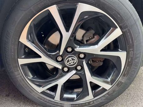 Toyota C-HR 1.8 VVT-h Design SUV 5dr Petrol Hybrid CVT Euro 6 (s/s) (122 ps) 9