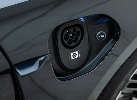 Porsche Taycan 4S 29