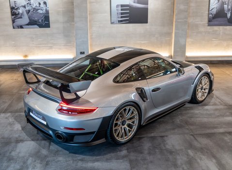 Porsche 911 GT2 RS (991.2) 3