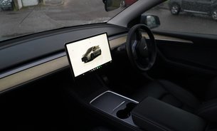 Tesla Model Y PERFORMANCE AWD Tow Hitch Enhanced Autopilot Midnight Silver One Owner VATQ 3