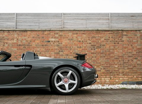Porsche Carrera GT 22