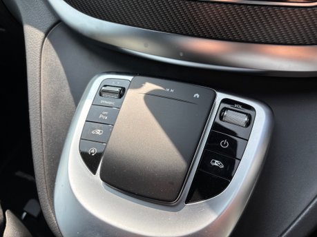 Mercedes-Benz V Class 2.0 V300d AMG Line MPV 5dr Diesel G-Tronic+ Euro 6 (s/s) LWB (237 ps) 37