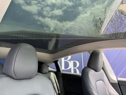 Tesla Model Y (Dual Motor) Long Range SUV 5dr Electric Auto 4WDE (384 bhp) 44