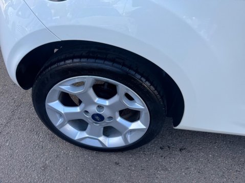 Ford Ka 1.2 Zetec Euro 5 (s/s) 3dr 15