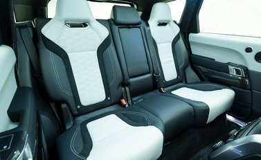 Land Rover Range Rover Sport 5.0 SVR Carbon Edition 12