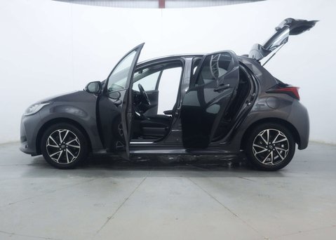 Toyota Yaris 1.5 Yaris Design HEV CVT 5dr 54