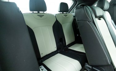 Bentley Bentayga V8 14