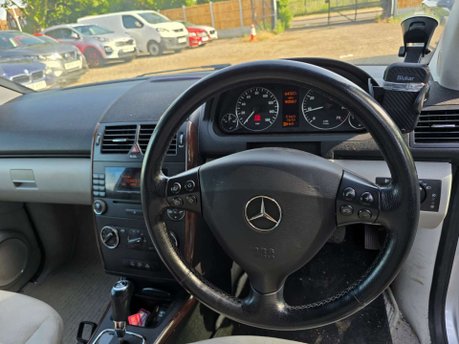 Mercedes-Benz A Class 1.5 A150 Elegance SE Hatchback 5dr Petrol CVT (157 g/km, 95 bhp) 42