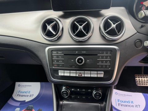 Mercedes-Benz GLA 1.6 GLA200 AMG Line Edition 7G-DCT Euro 6 (s/s) 5dr 39