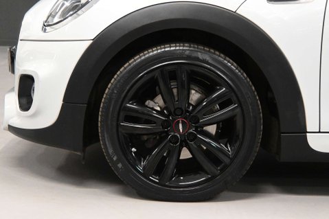 Mini Hatch 1.5 Cooper Sport Auto 5dr 32