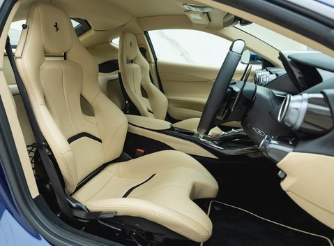 Ferrari 812 Superfast 10