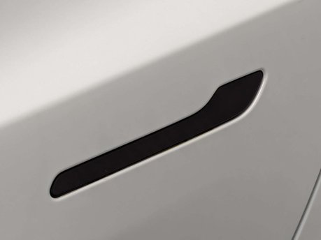 Tesla Model 3 Model 3 Long Range AWD 4WD 4dr 33