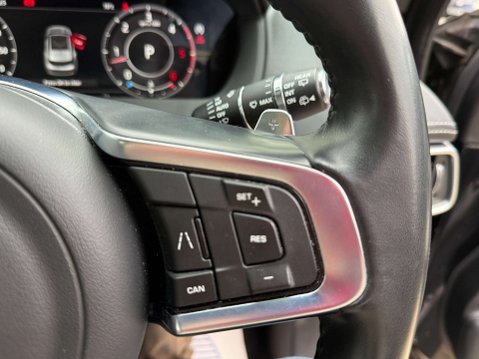 Jaguar F-Pace 3.0 F-PACE S AWD D Auto 4WD 5dr 93
