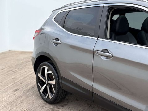 Nissan Qashqai 1.3 Qashqai Tekna DiG-T Semi-Auto 5dr 6