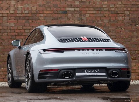Porsche 911 Carrera 4S (992) 3