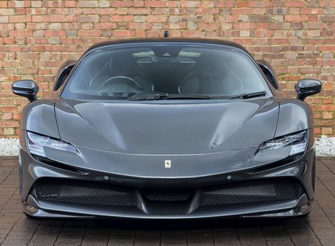 Ferrari SF90 Stradale 4