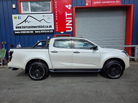 Isuzu D-Max V-CROSS DCB AUTO 4