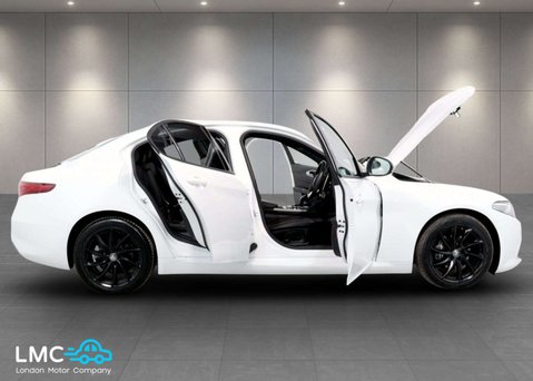 Alfa Romeo Giulia 2.0 Giulia Sprint TB Auto 4dr 54