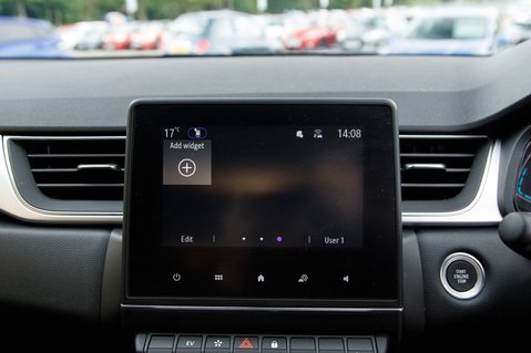Renault Captur TECHNO E-TECH 23