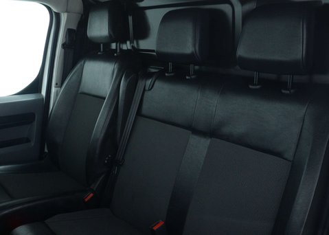 Vauxhall Vivaro 3100 75kWh Dynamic Panel Van 5dr Electric Auto L2 H1 (136 ps) 37