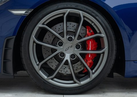 Porsche Cayman GT4 (718)