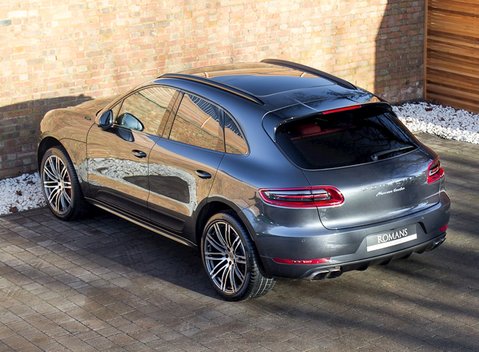 Porsche Macan Turbo 9