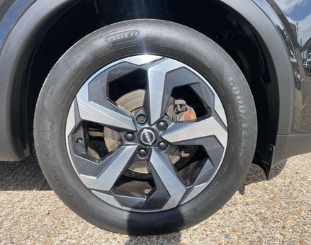 Nissan Qashqai 1.3 Qashqai N-Connecta DiG-T MHEV 5dr 16