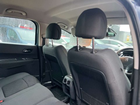 Peugeot 3008 1.6 3008 Active HDi 5dr 21