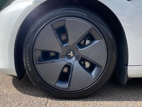 Tesla Model 3 (Dual Motor) Long Range Auto 4WDE 4dr 40
