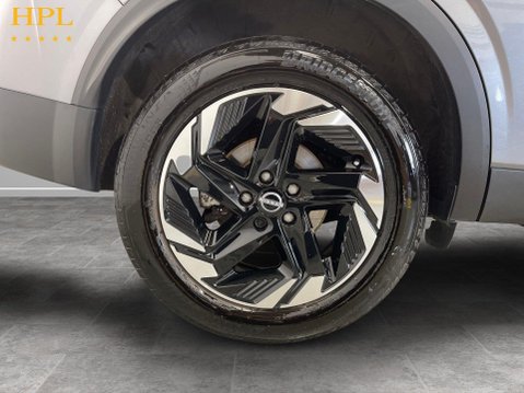 Nissan Qashqai 1.3 DIG-T MHEV N-Connecta SUV 5dr Petrol Hybrid XTRON Euro 6 (s/s) (158 ps) 10